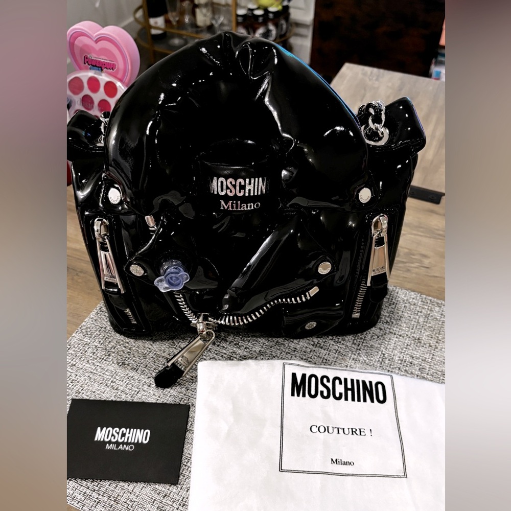 🌟 MOSCHINO
 Embellished faux patent-leather shoulder bag